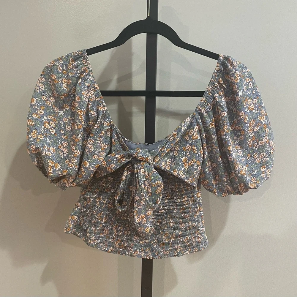ASTR the Label Tie Back Bubble Sleeve Top in Blue Multi Ditsy Size Small